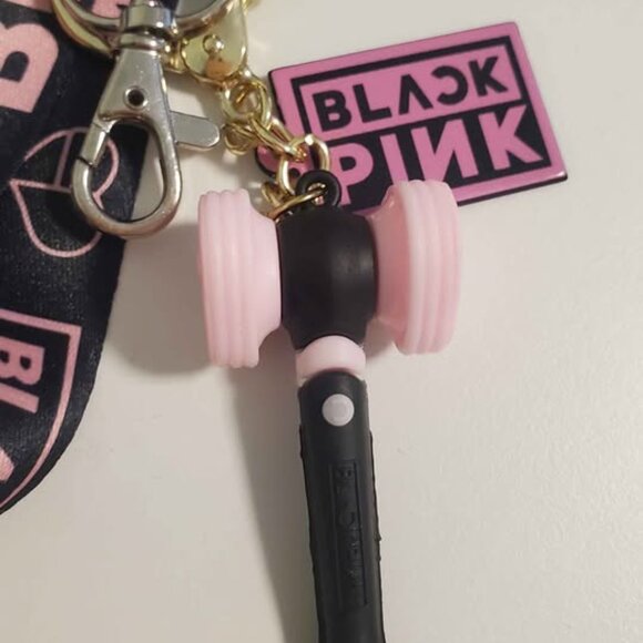 Blackpink K-pop Merch Fan-made Set (lanyard, wrist strap, keychains, photocard) - Picture 2 of 4